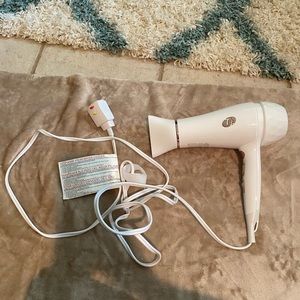 T3 Micro Featherweight Luxe 21 Hair Dryer